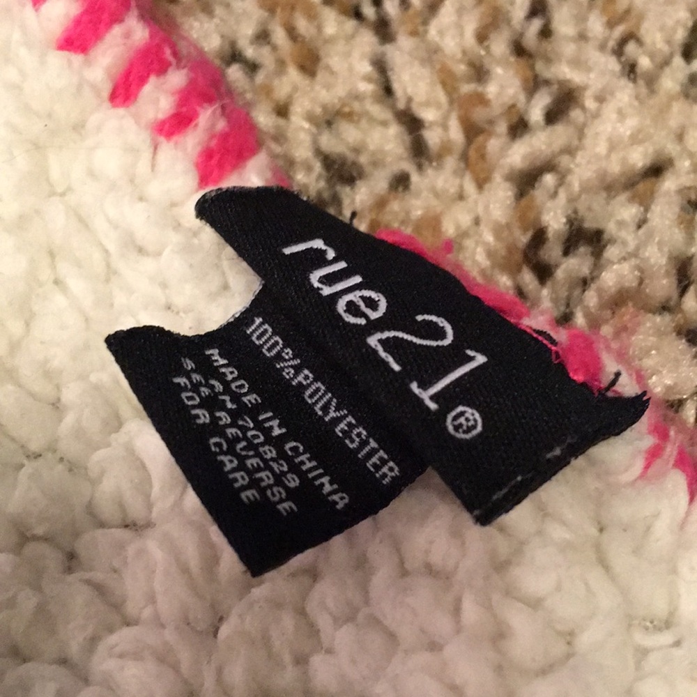Matching fleece blanket and pj pants - Picture 4 of 6